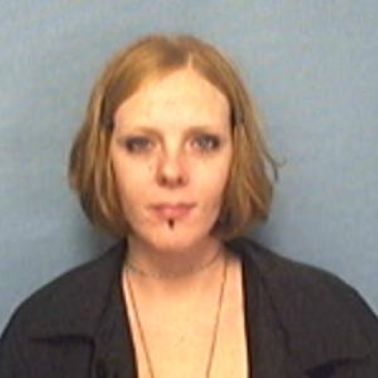 Raechelle L Wright